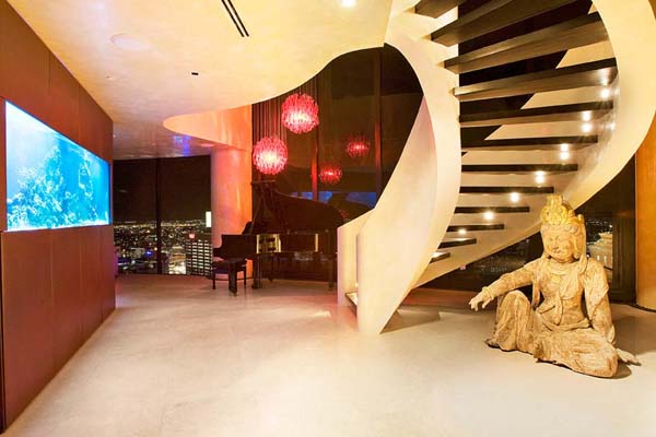 супер луксозен апартамент в Сидни - дневна със стълби